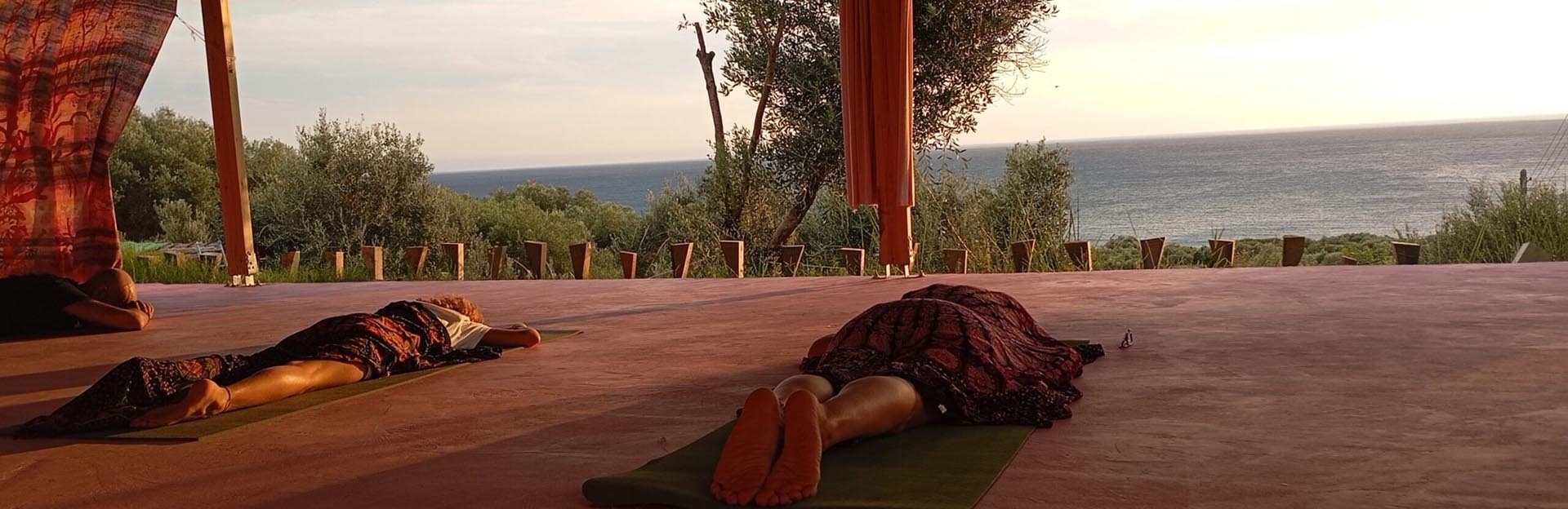 Yoga retreat στην Πρέβεζα, Ελλάδα. Το Nτίπζεν είναι ένα καταφύγιο χαλάρωσης και αναζωογόνησης στη φύση, με yoga και διαλογισμό